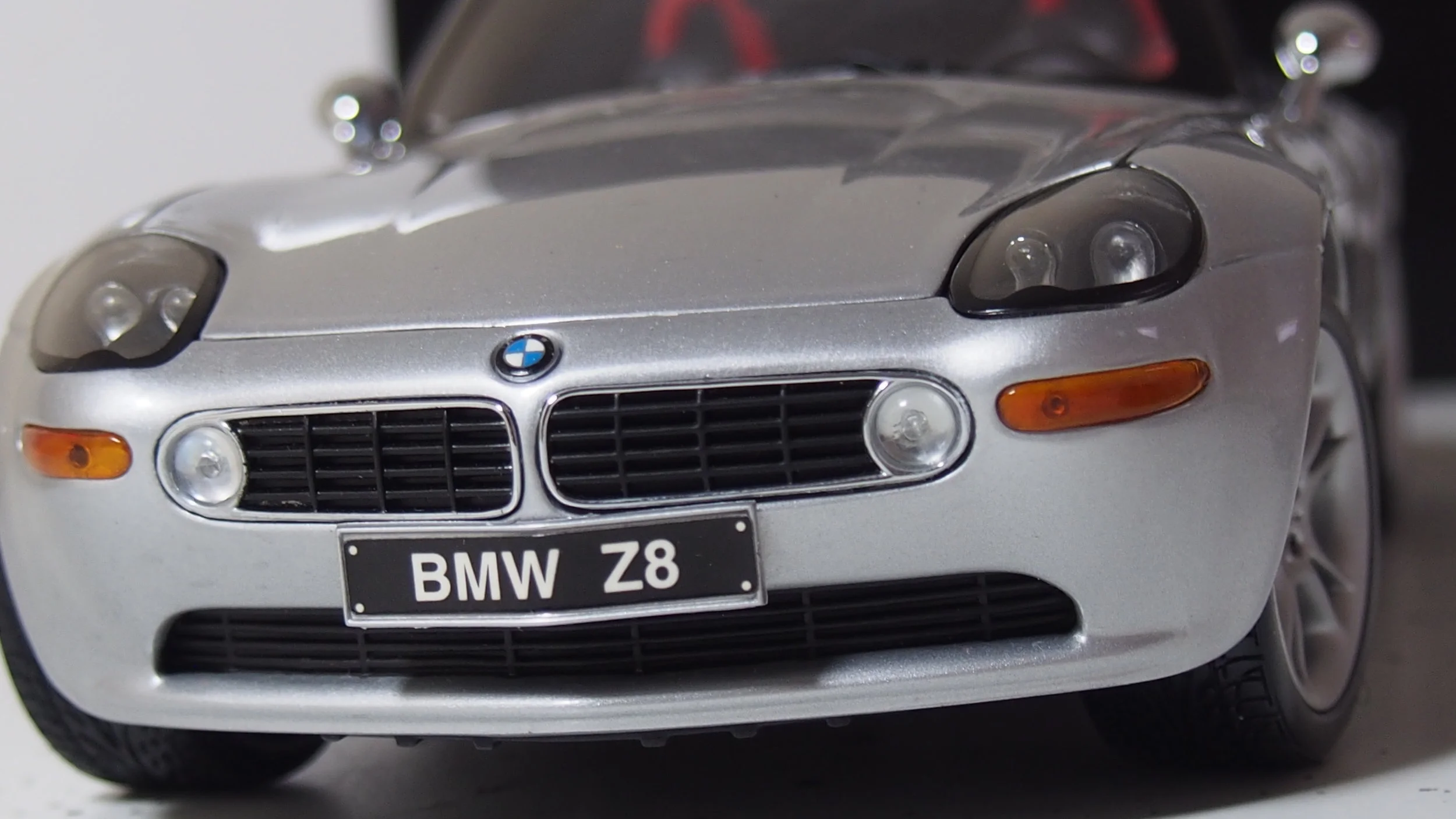 BMW Z8 roadster boxed by AutoArt 1:18 scale — CS-DIECAST-TUNING
